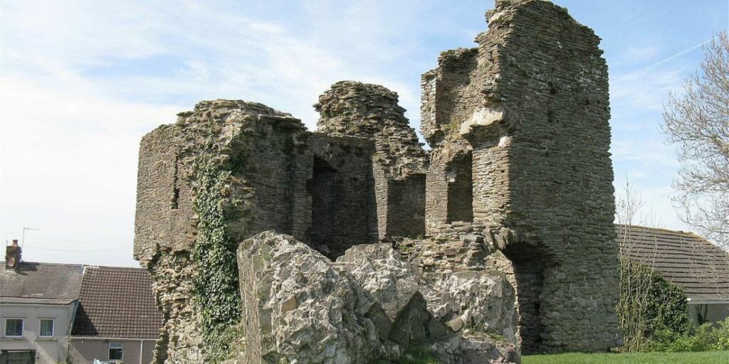 Loughor Castle (Nigel Davies)